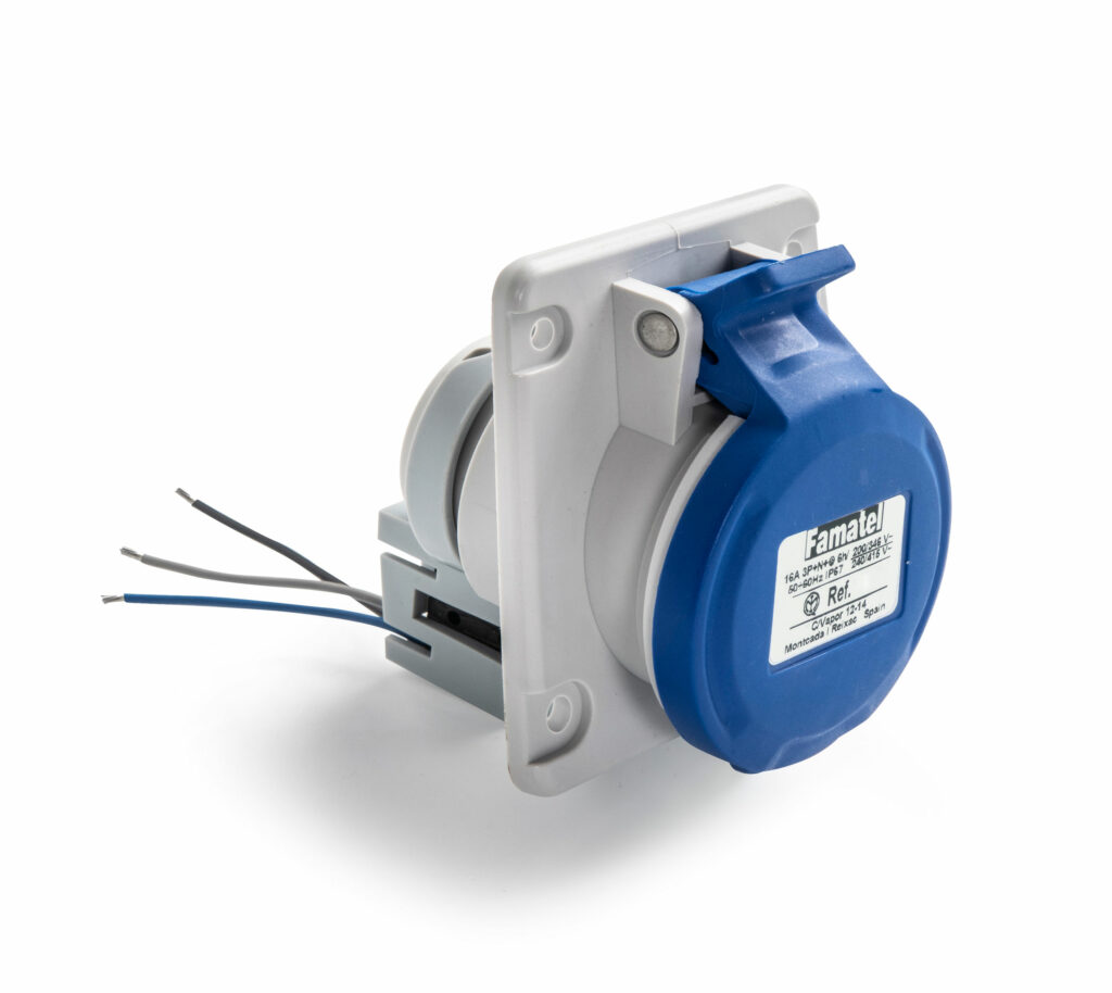Presa da incasso inclinata con microswitch 16A, 32A -IP54