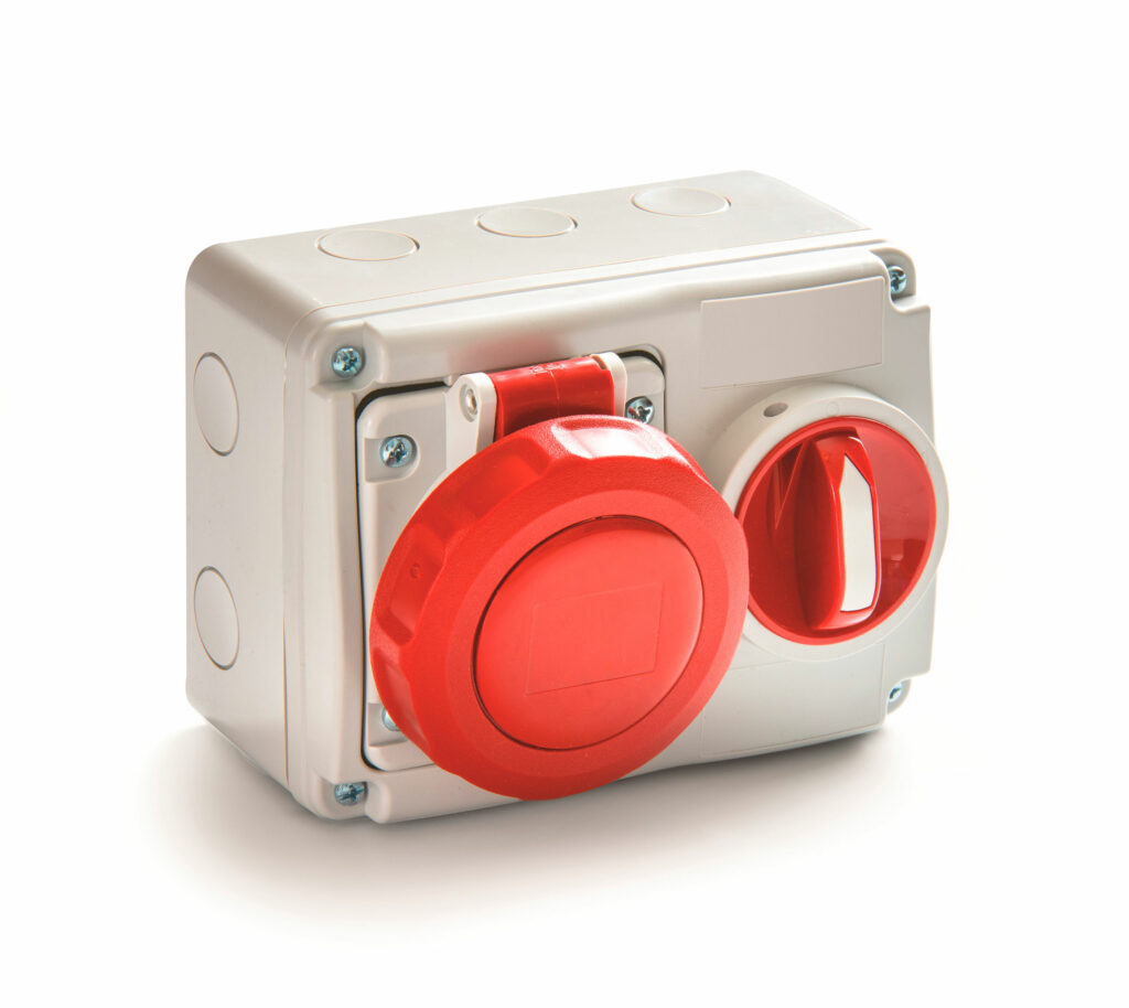 Serie 14 – Prese interbloccate da parete, 16A, 32A -IP67