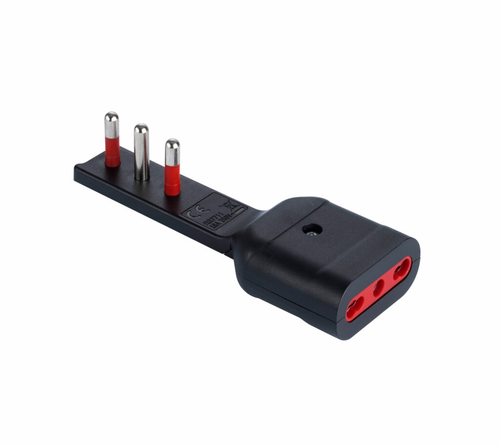 Adattatore ultra-piatto 16A
